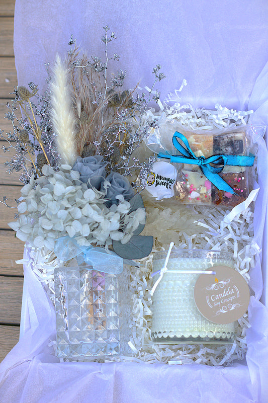 Dried flower and candle gift box 