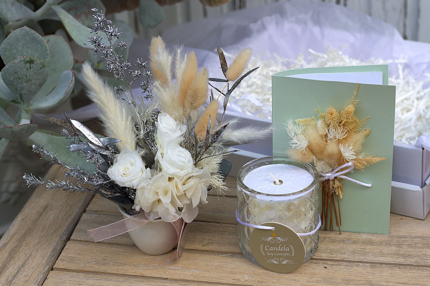 Dried flower and candle gift box